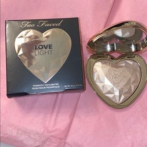Too Faced Love Light Prismatic Highlighter Gold